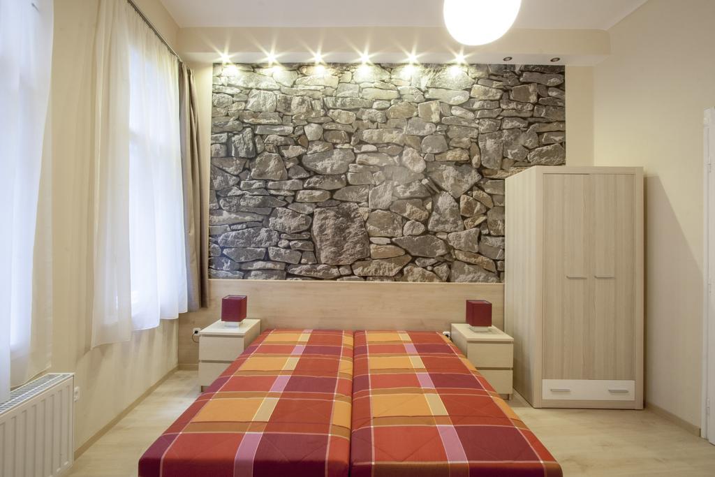 City Centre Apartment With 3 Bathrooms — Photos 1